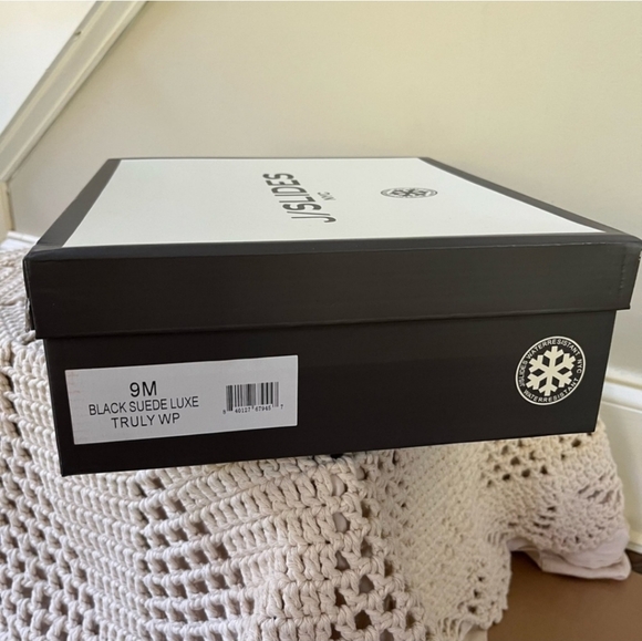 J Slides Black Suede Luxe Truly - Picture 4 of 4